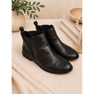 Max Muxum Black Ankle Boots Women’s 9 Chelsea Pull On Low Heel Comfort